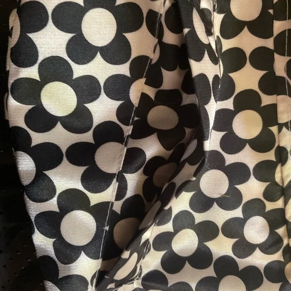 “COCO & TASHI” Black and White Floral Coat Dress . - Picture 10 of 15
